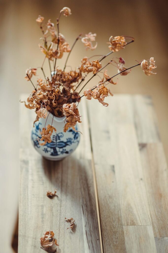 autumn, fall, flatlay, golden light, wooden, country, chic, season, nature, leaves, mood, wood, vase, mid-autumn, vintage, hygge, sunbeams, hygge, hygge, hygge, hygge, hygge